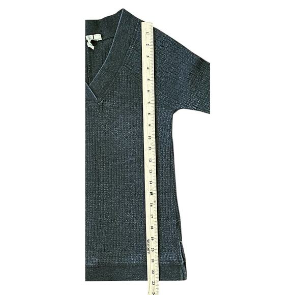 Others Follow Long Sleeve V-Neck Lightweight Gray T-Shirt Women's Small - Picture 2 of 6